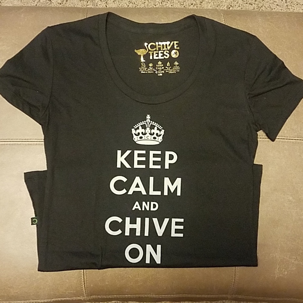 Women's black keep calm chive on tshirt